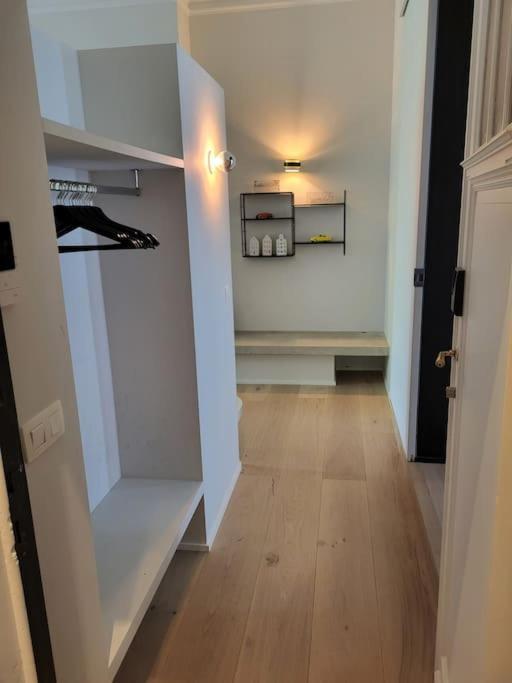 Comfortable Flat Close To Flagey Apartment